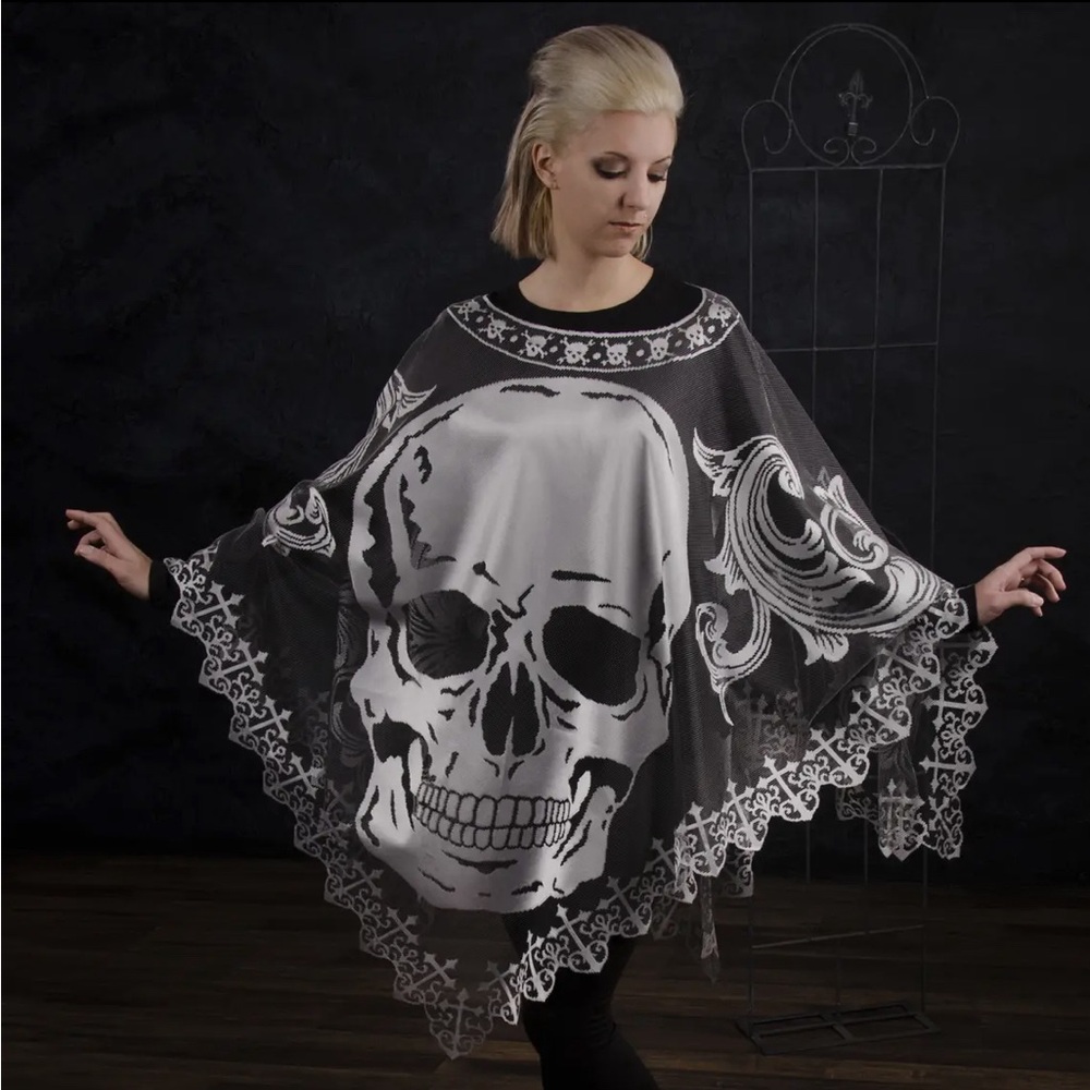 NWT Spooky Season Skeleton Head Lace Poncho. 58 x 58